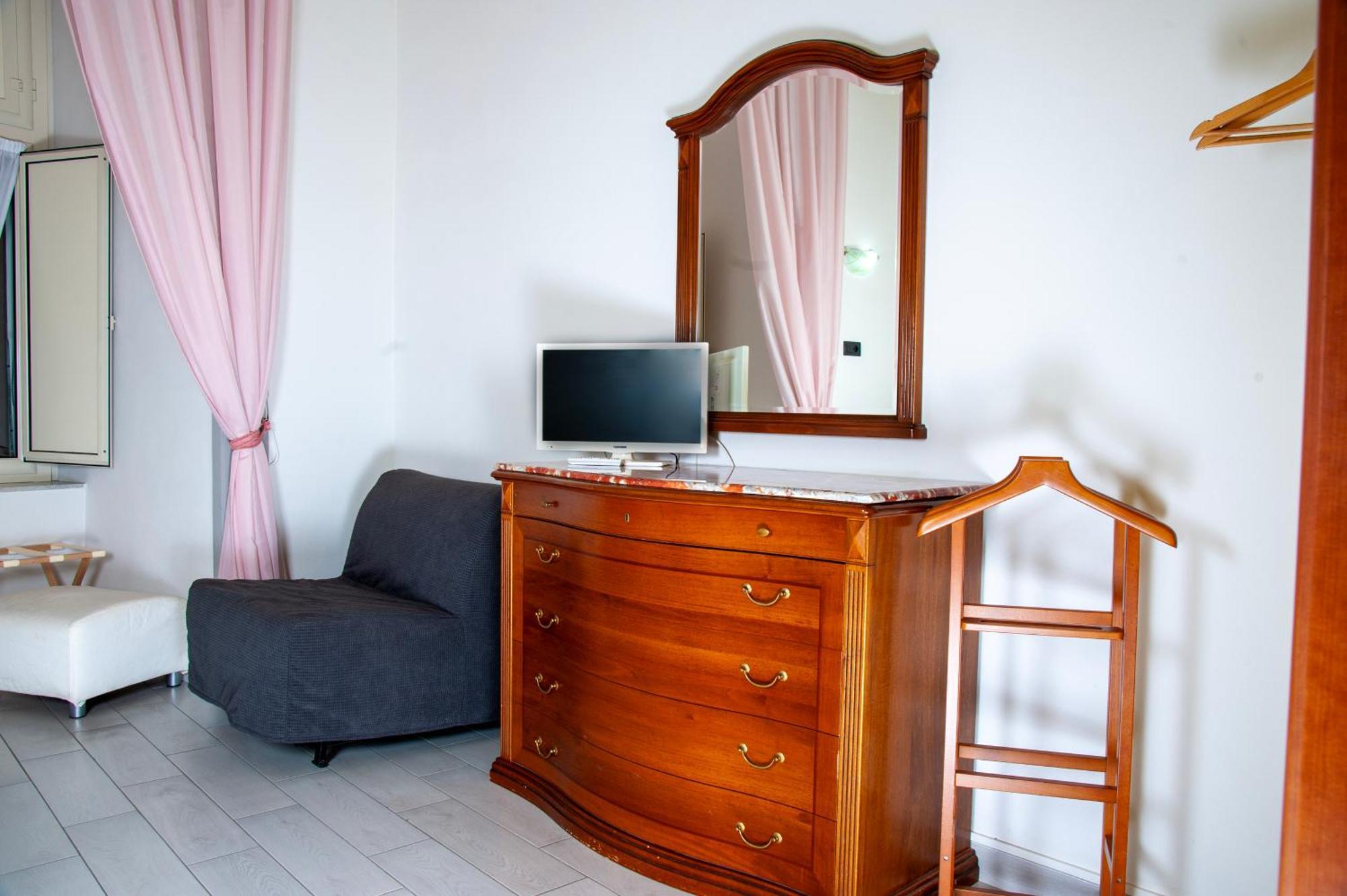 Palazzo Carafa Della Spina Appartement Napels Buitenkant foto