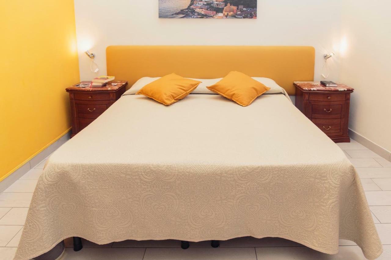 Palazzo Carafa Della Spina Appartement Napels Buitenkant foto